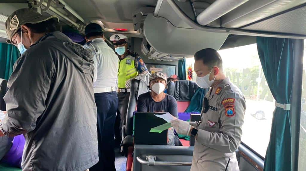 Kasatlantas Polres Bangkalan AKP Abdul Aziz Sholahuddin, S.H., S.I.K.,